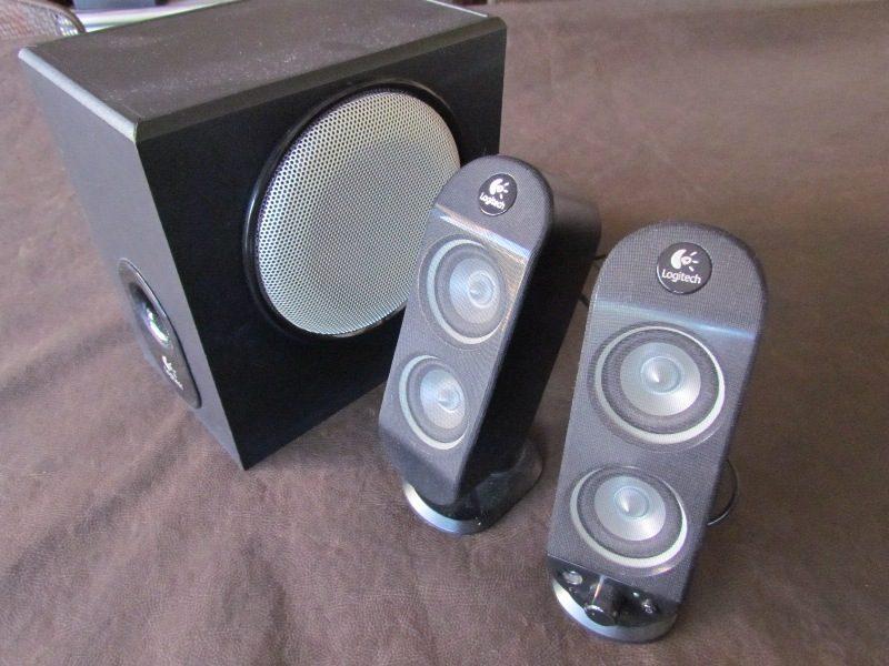 VENDO] Caixa de Som LOGITECH - $60 pra vender - Caixas de som, fones,  microfones e headsets - Clube do Hardware