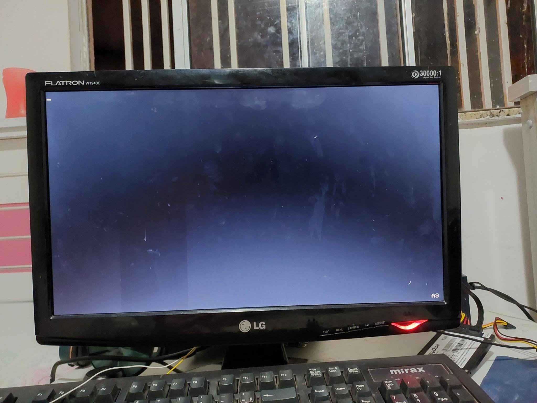 Computador congelado em tela preta com sublinhado piscando - Computador  congelando - Clube do Hardware