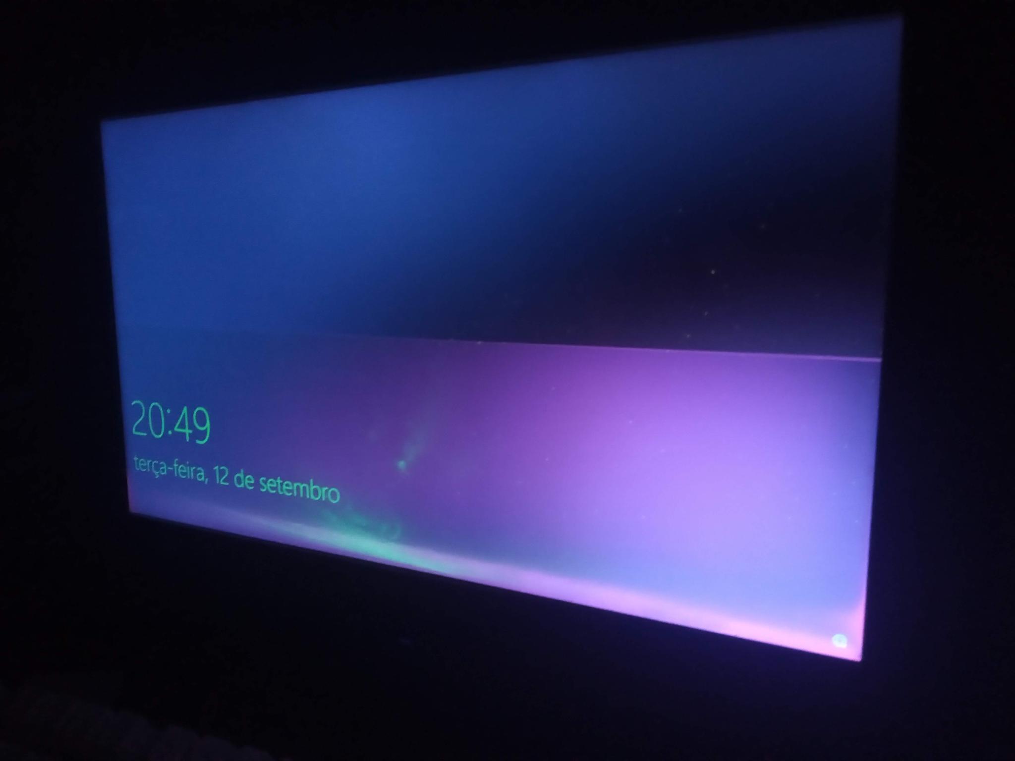 Metade da imagem do monitor está rosa - Placas de vídeo - Clube do Hardware